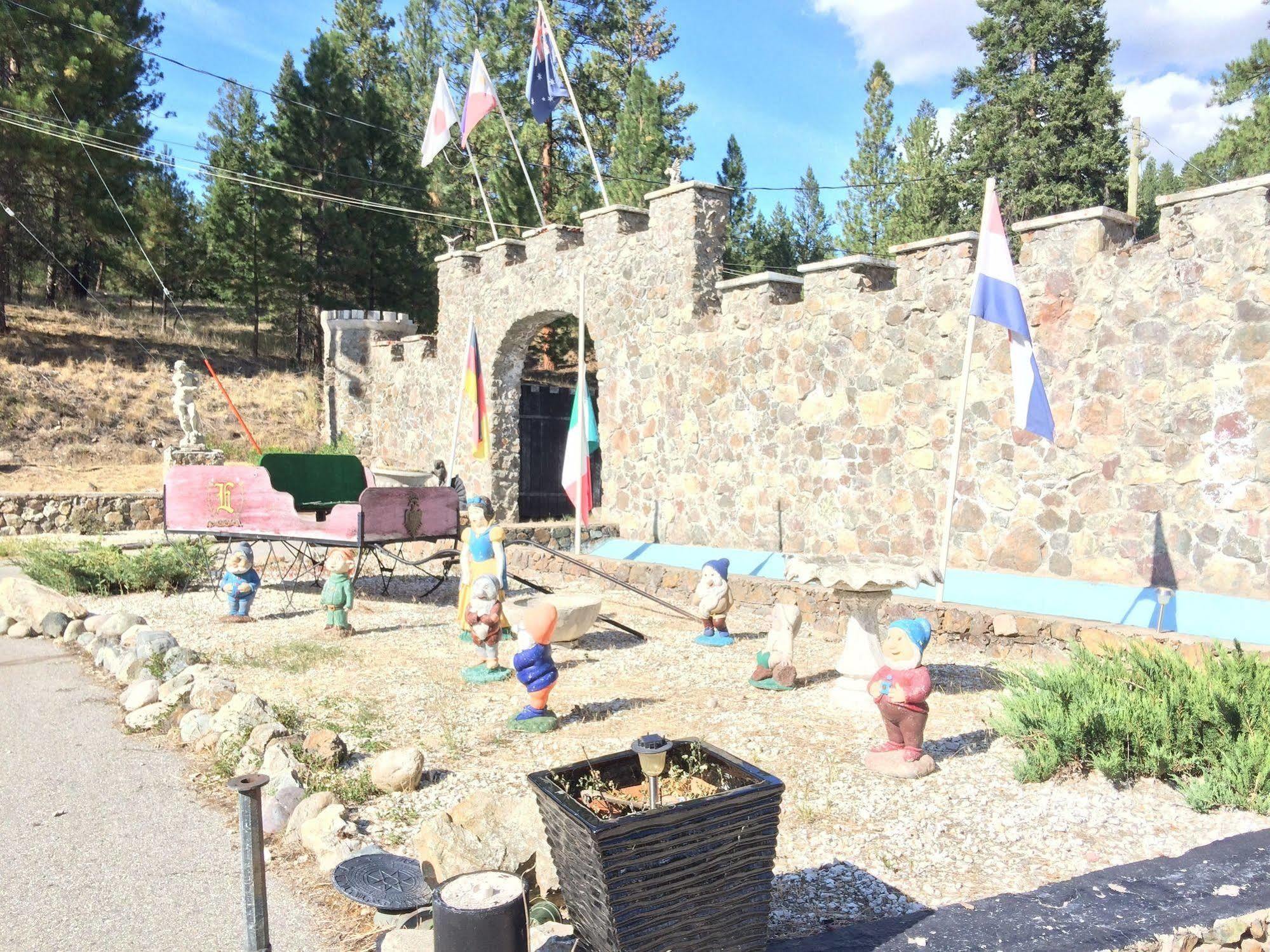 Rainbow Lake Castle Resort Princeton Exterior foto